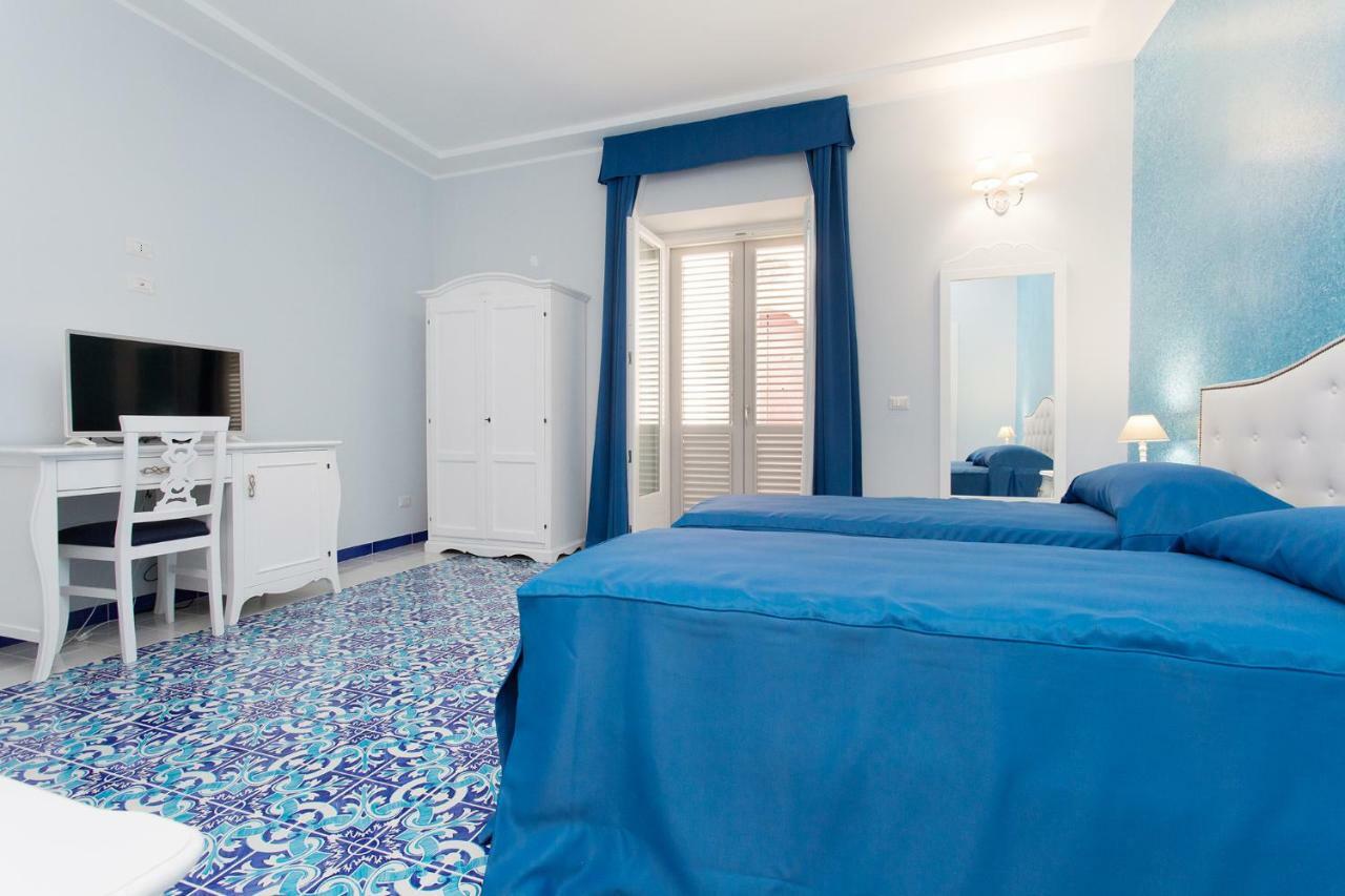 Odysseus Hotel Липари Экстерьер фото