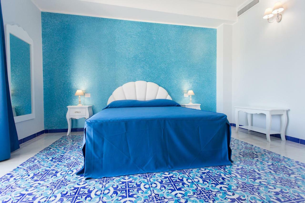 Odysseus Hotel Липари Экстерьер фото