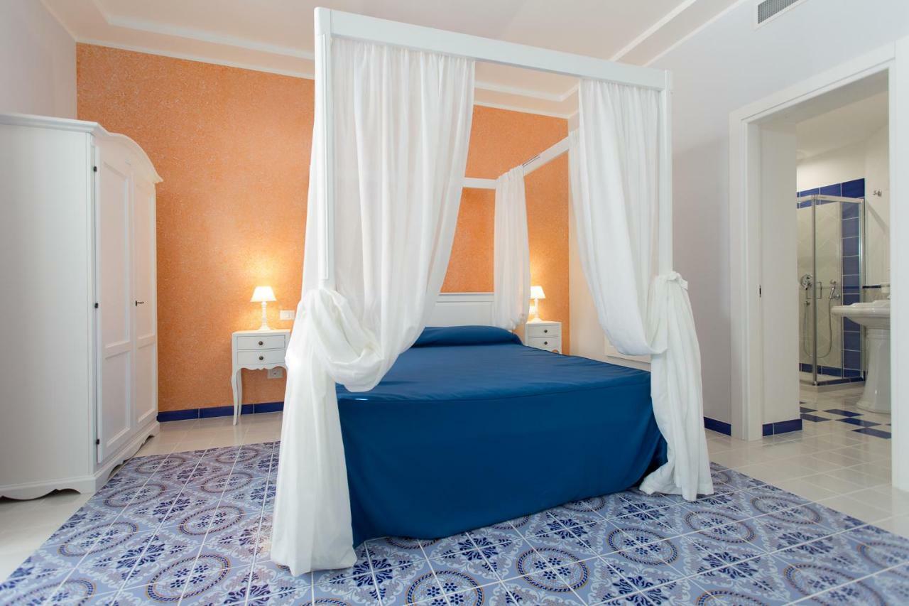 Odysseus Hotel Липари Экстерьер фото