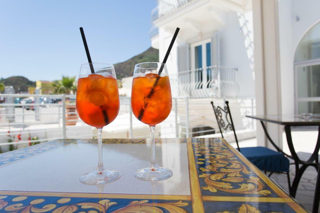 Odysseus Hotel Липари Экстерьер фото