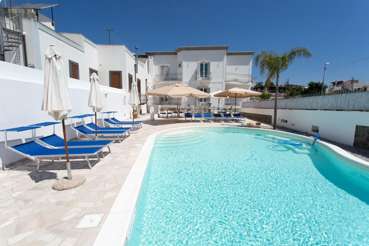 Odysseus Hotel Липари Экстерьер фото