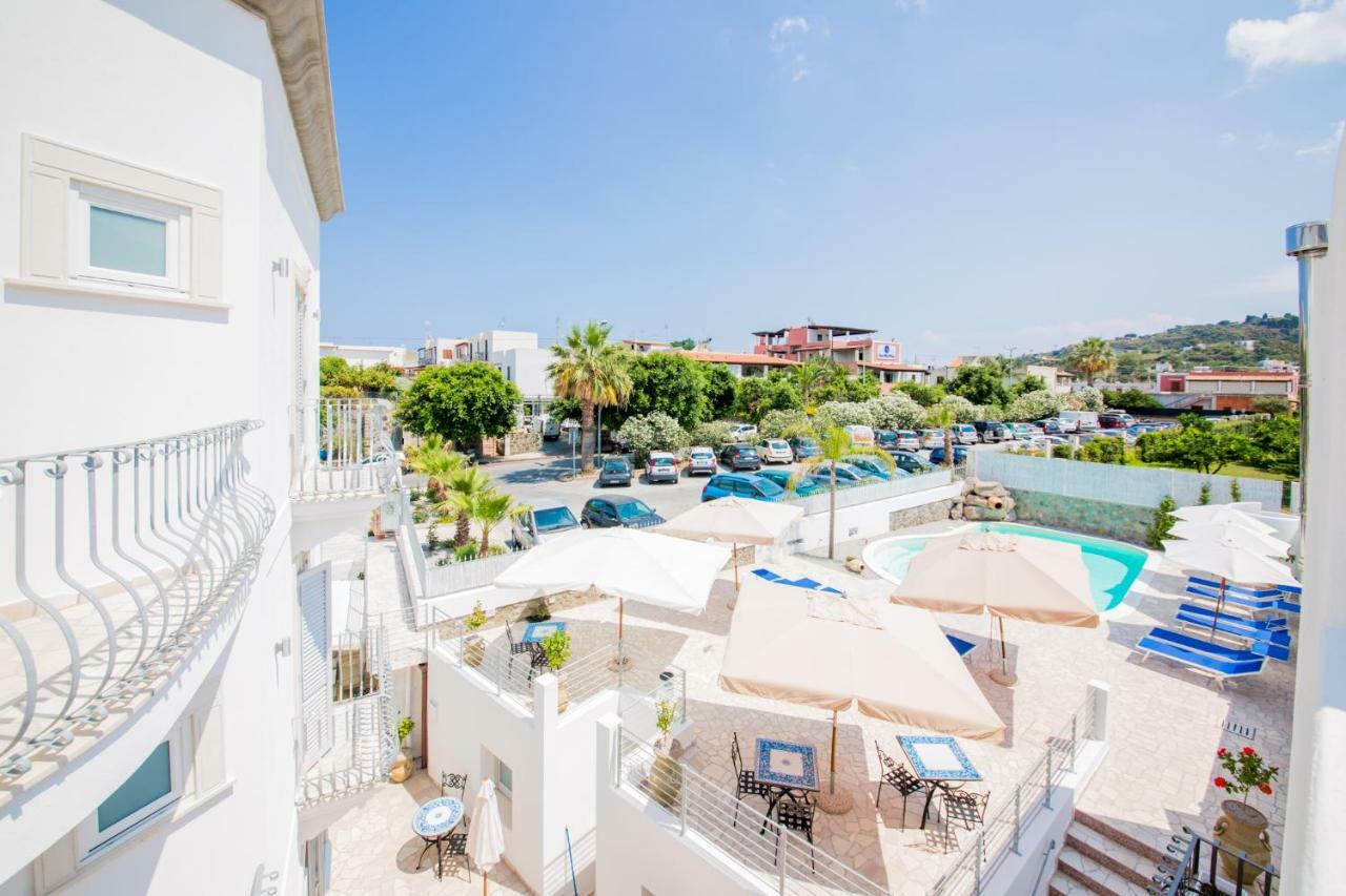 Odysseus Hotel Липари Экстерьер фото